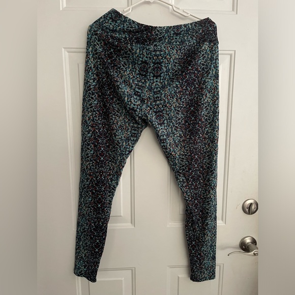 LuLaRoe Women’s leggings Tall & Curvy - Picture 1 of 3